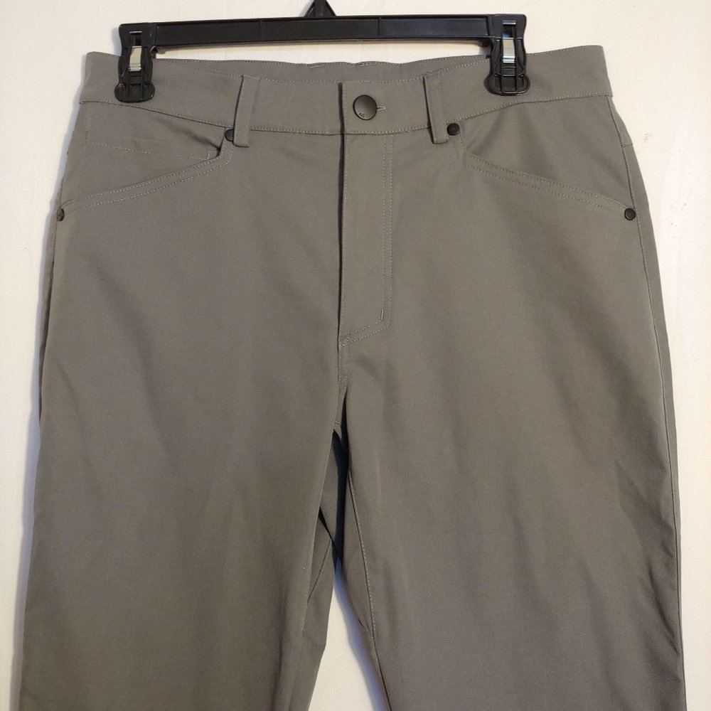 Myles activewear gray straight leg pants Size 30
